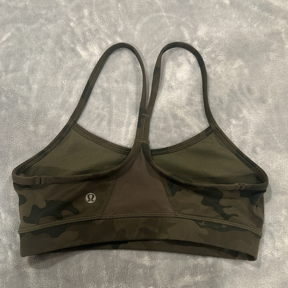 Lululemon camouflage print sport bra - Picture 3 of 4